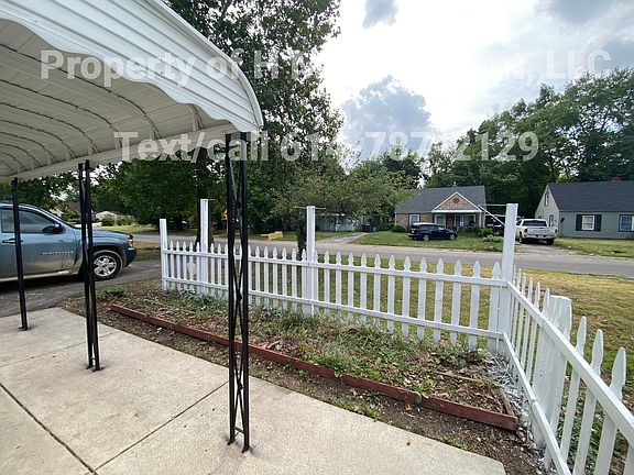 3rd image of 2970 Woodland Ave