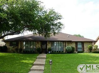 1921 Westminster Dr, Carrollton, TX 75007