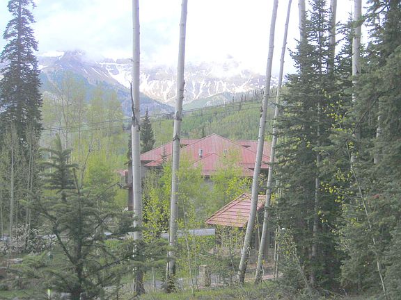 4th image of 1 Trails Edge Ln