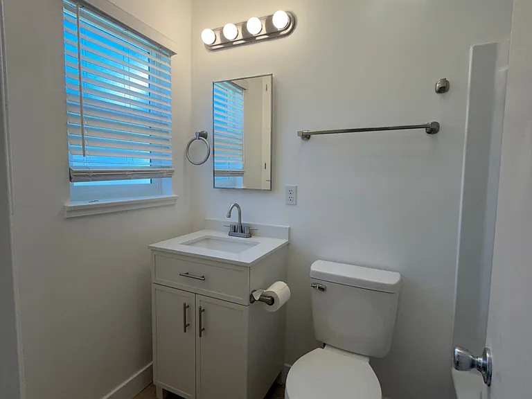 1061 E Monte Vista Ave — Photo 17
