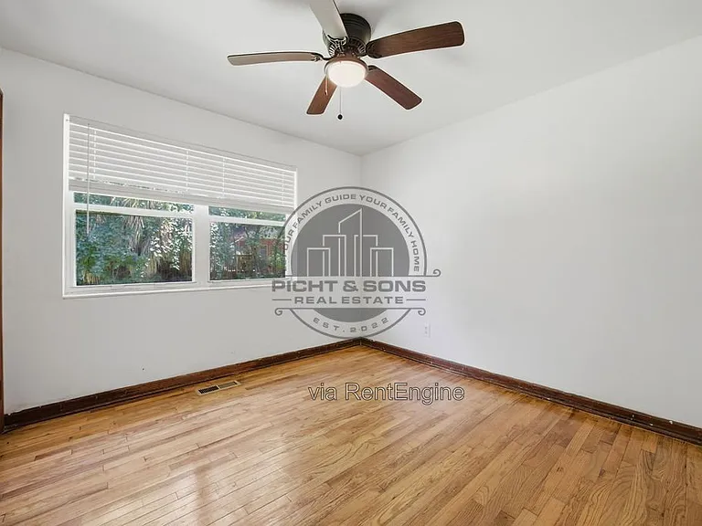 2203 Amelia Cir — Photo 16