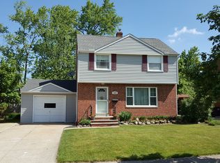 4895 Oakland Dr, Lyndhurst, OH