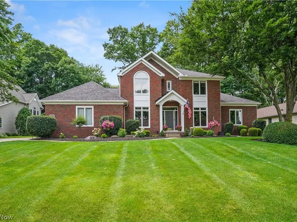 424 Castle Pines Dr, Akron, OH 44333