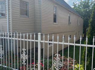 10256 S Avenue M, Chicago, IL 60617