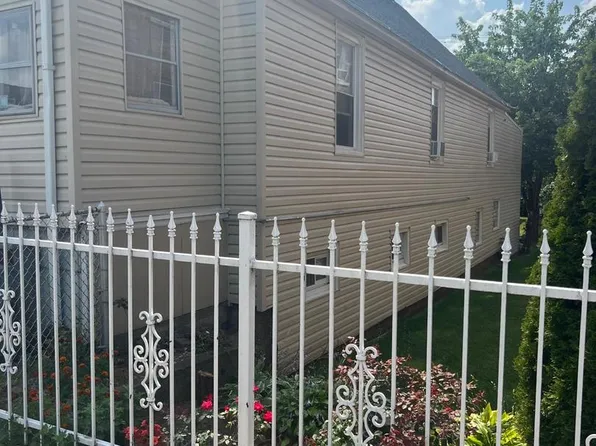 10256 S Avenue M, Chicago, IL 60617