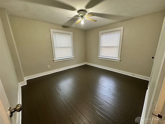 4th image of 416 Pleasant Ave