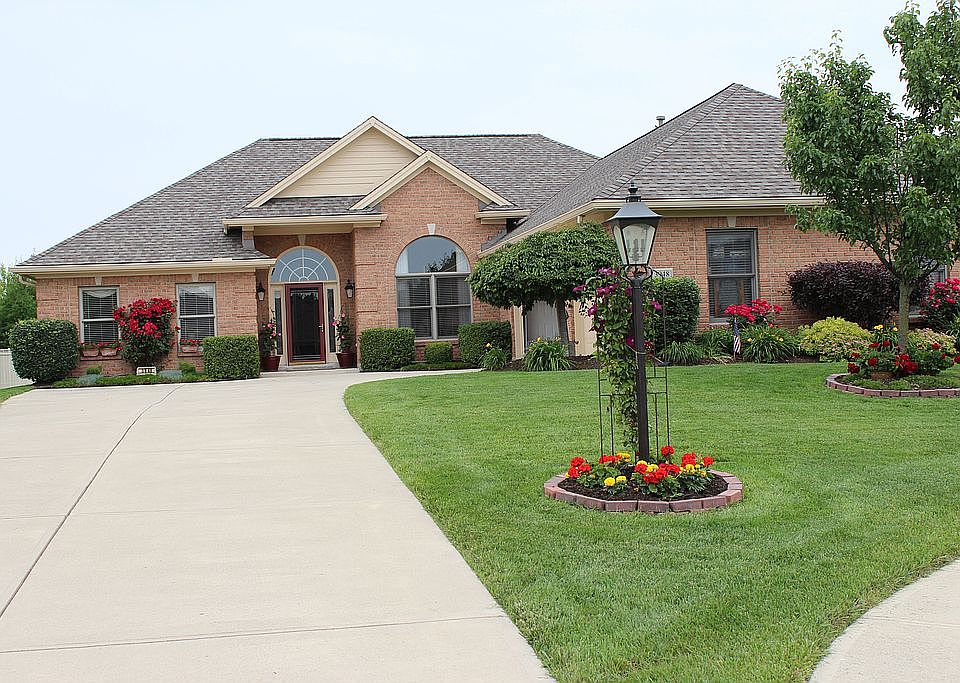 1st image of 3948 Carmela Ct E