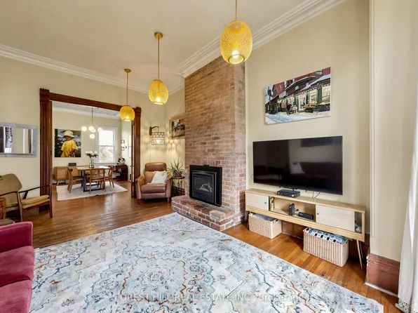 58 Nassau St, Toronto, ON M5T 1M2