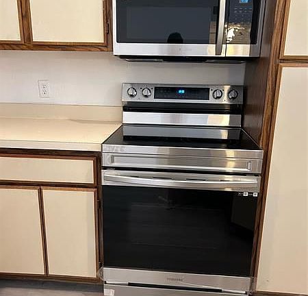 4th image of 3470 Pinewalk Dr N APT 225