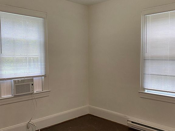 4th image of 141 W Church St