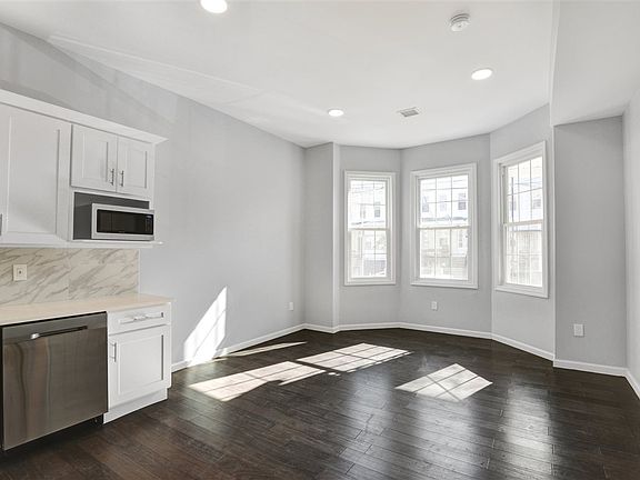 5th image of 54 Gardner Ave #1