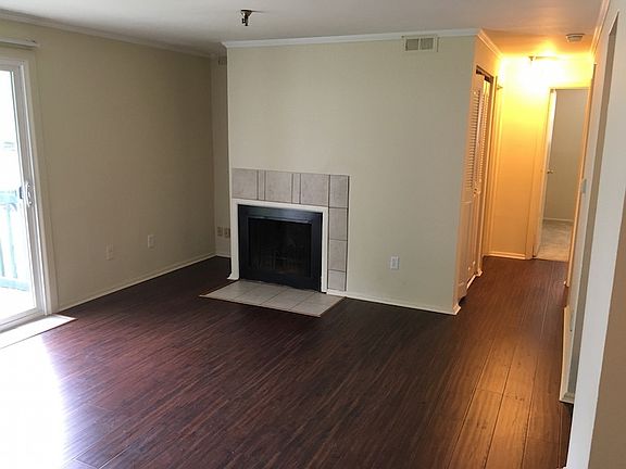 2nd image of 1004 Parkvale Ct APT 05