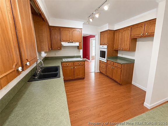 4th image of 908 Botany Woods Dr