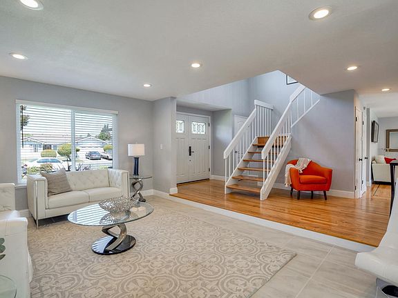 4th image of 4582 Carmen Way