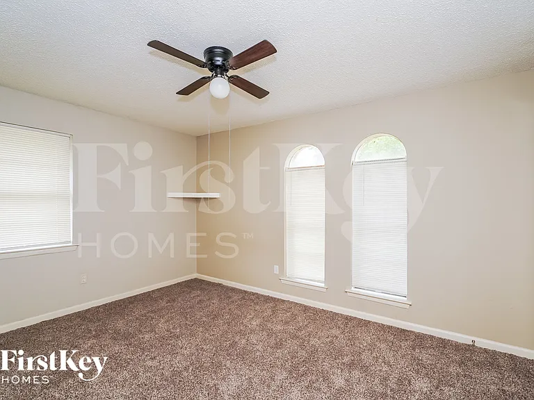 2100 Cedar Ct — Photo 15
