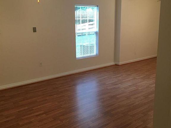4th image of 252 Snapdragon Rd