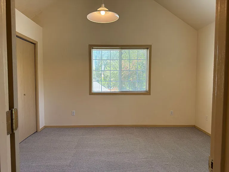 1547 Lincoln St — Photo 15