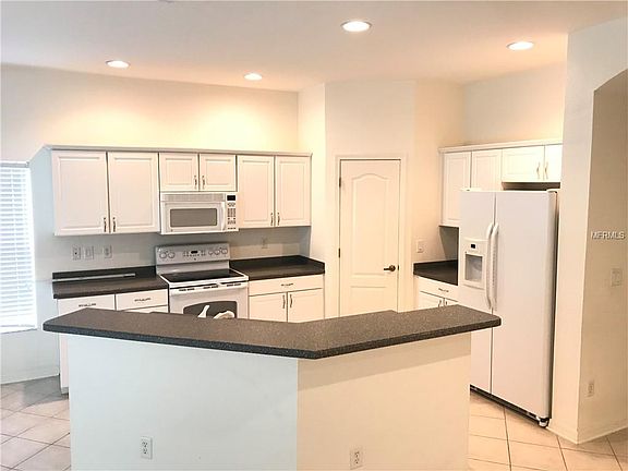 3rd image of 12644 Chenwood Ave