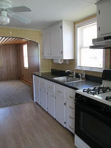 1st image of 204 Wall St