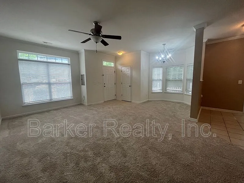 3 bed, 2.5 bath, 1816 sqft, $1,750 — Photo 2