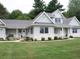 5605 N Shore Rd, Pinconning, MI 48650