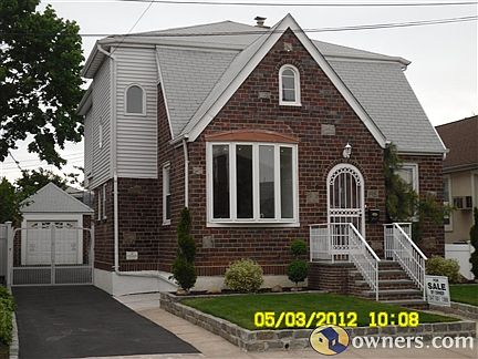 Front/Driveway/Garage