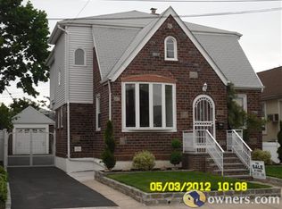 2815 202nd St, Bayside, NY 11360