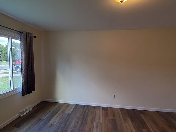 2nd image of 5389 Aspen Ave