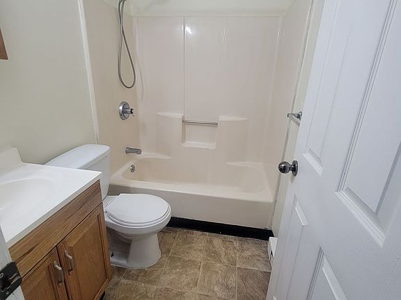 4th image of 79 Franklin St #7