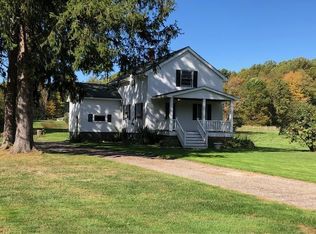 17158 Valley Rd, Chagrin Falls, OH 44023