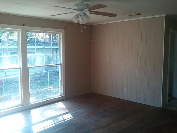 3rd image of 206 1/2 Topeka St