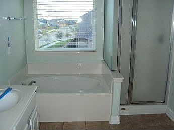 4th image of 18003 Surrey Lake Ln