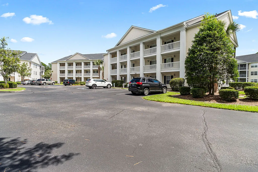 2 bed, 1274 sqft, $2,100 — Photo 1
