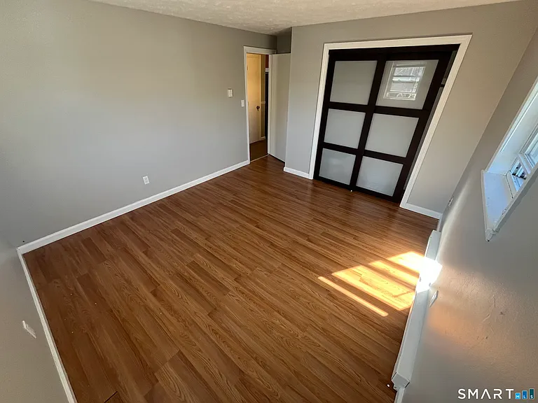 322 Emmett St — Photo 9