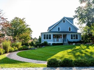 15 Littles Point Rd, Swampscott, MA 01907