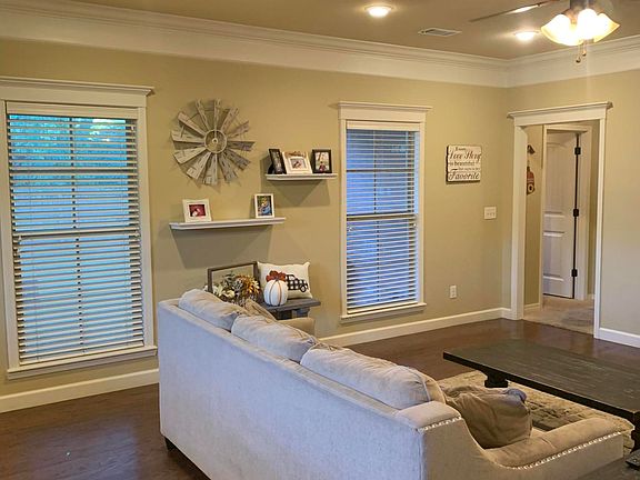 4th image of 214 Sagewood Ln