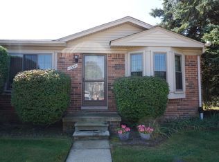 11534 Lynhurst Dr, Washington, MI 48094