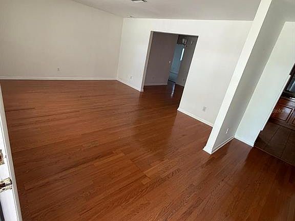 4th image of 11102 N 28th St