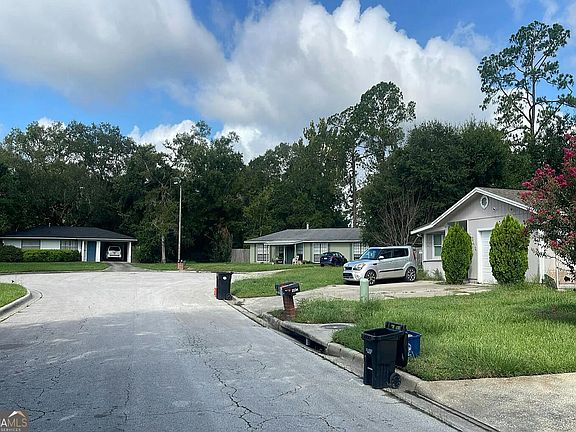 4th image of 2542 NW 54th Blvd