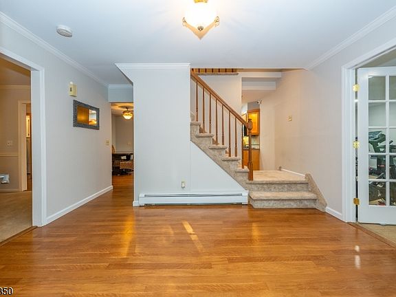 4th image of 4 Fern Ct