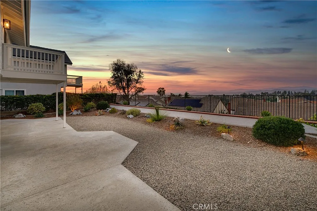 4 bed, 2436 sqft, $5,700 — Photo 3