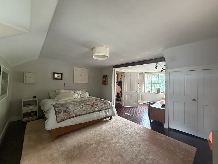 Upstairs Primary Bedroom