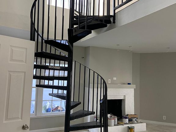 4th image of 4020 Tivoli Ave