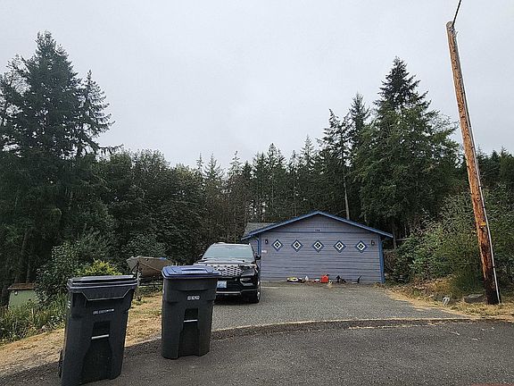 2nd image of 110 E Sea Breeze Dr