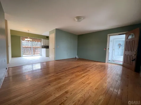 63C Galewood Dr, Matawan, NJ 07747