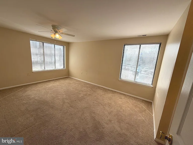 18131 Chalet Dr #24-103 — Photo 25