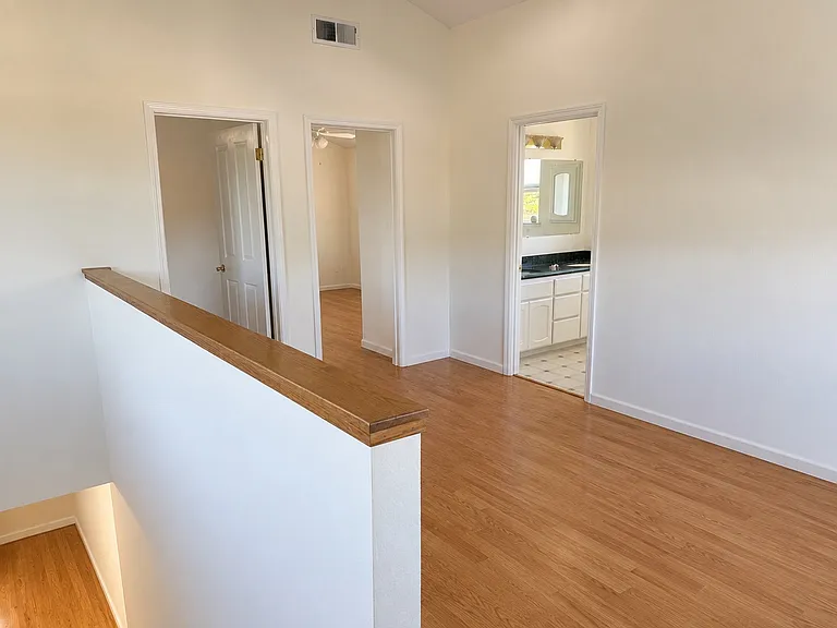 1079 Durham Ct — Photo 12