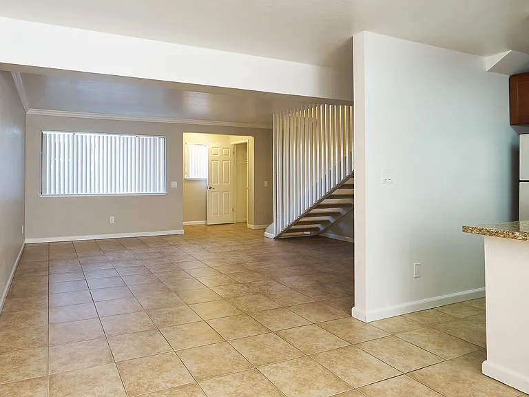Casanova 740 3bd living (2)