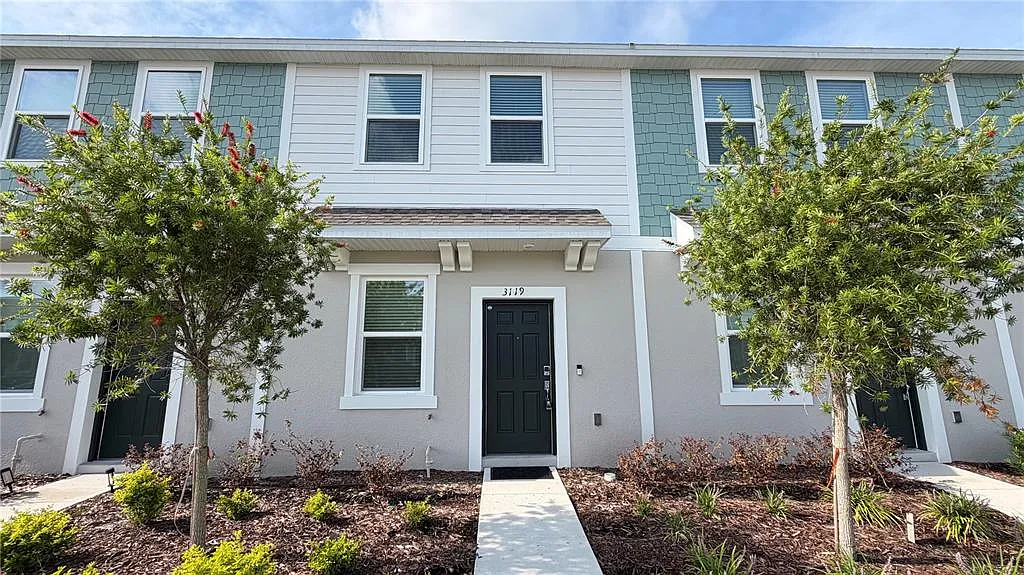 2 bed, 2.5 bath, 1275 sqft, $1,700 — Photo 1