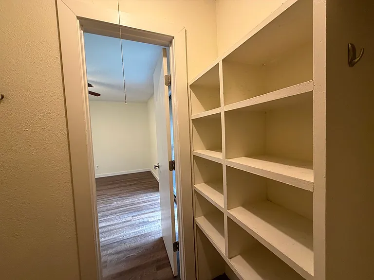 4109 Avondale Ave #209 — Photo 8